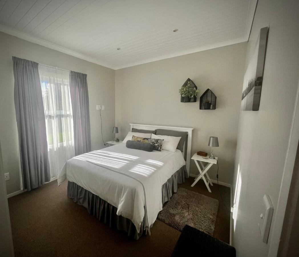 Serenity Self-Catering 2-Bed Unit Hermanus Esterno foto
