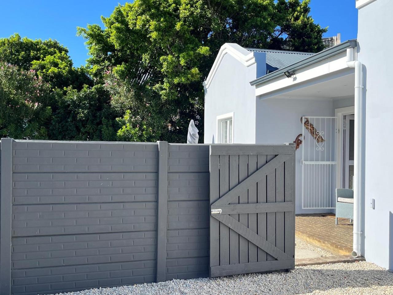 Serenity Self-Catering 2-Bed Unit Hermanus Esterno foto