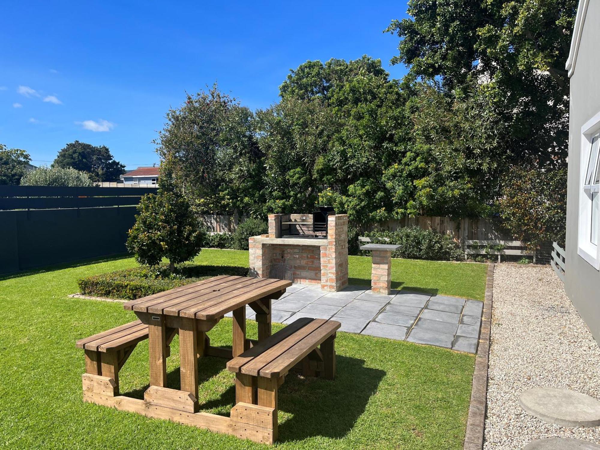 Serenity Self-Catering 2-Bed Unit Hermanus Esterno foto